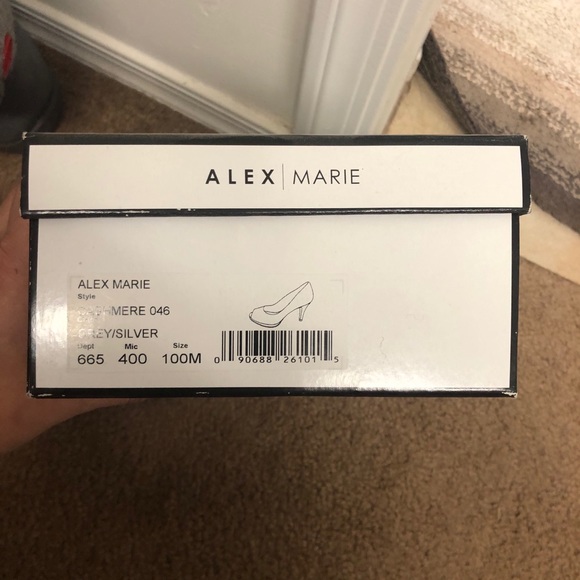 Heels - Picture 2 of 3